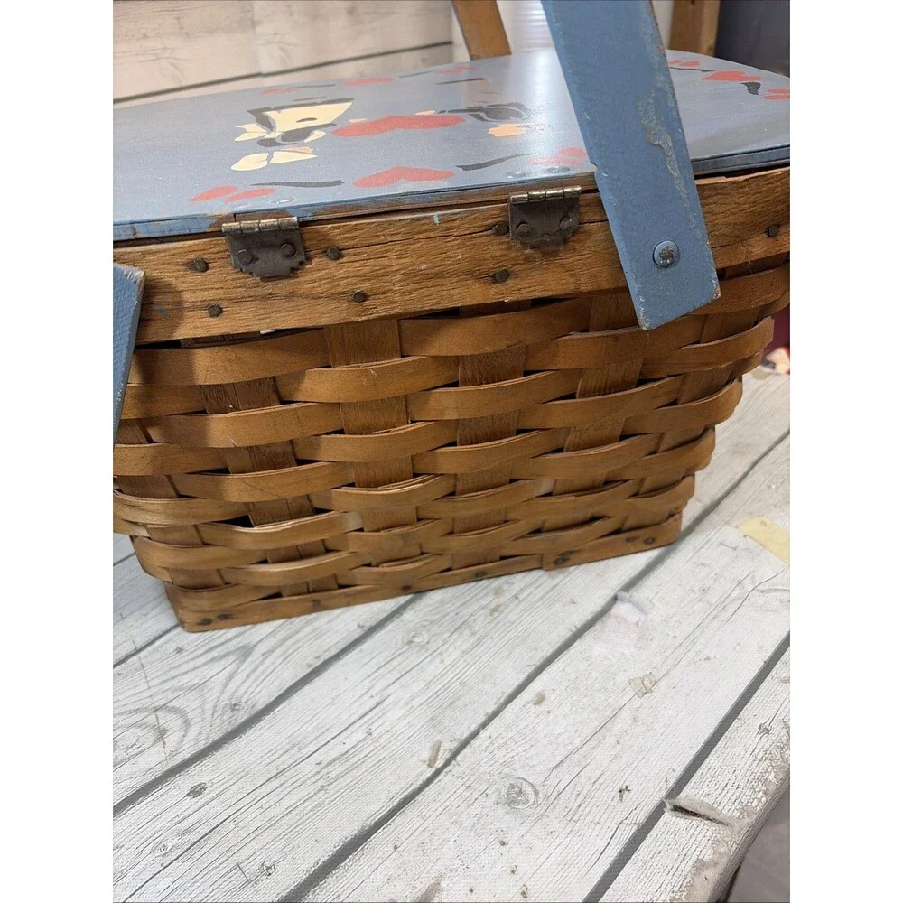 VTG Hand Painted Picnic Basket Wooden  Heart Amish Farmhouse